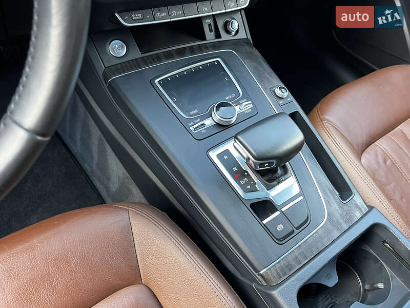 Позашляховик / Кросовер Audi Q5 2018 в Луцьку