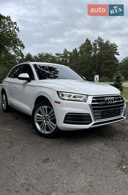 Позашляховик / Кросовер Audi Q5 2017 в Луцьку