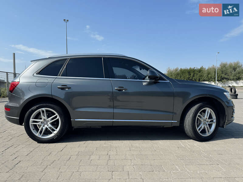 Позашляховик / Кросовер Audi Q5 2015 в Львові