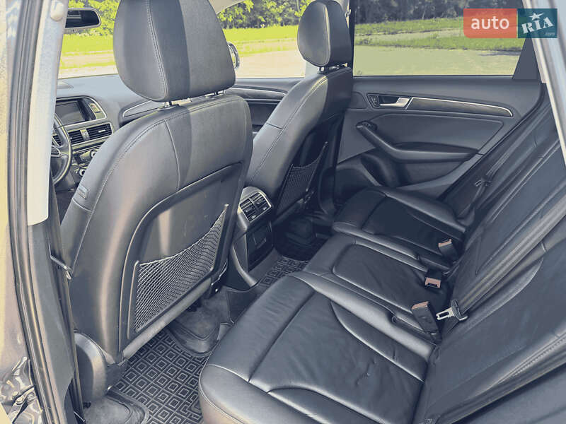 Позашляховик / Кросовер Audi Q5 2015 в Львові