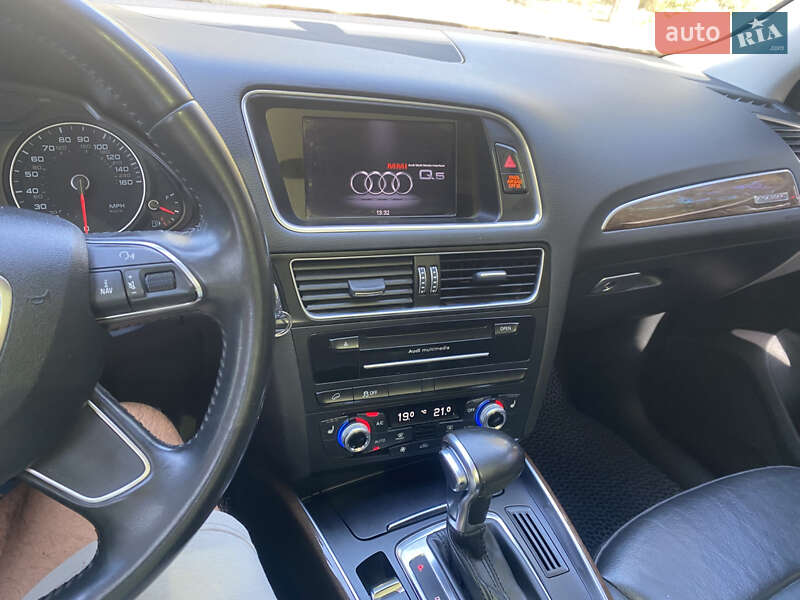 Внедорожник / Кроссовер Audi Q5 2016 в Тараще