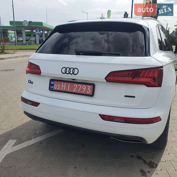 Внедорожник / Кроссовер Audi Q5 2017 в Луцке