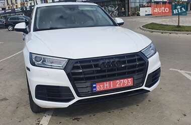 Внедорожник / Кроссовер Audi Q5 2017 в 