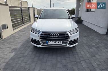 Внедорожник / Кроссовер Audi Q5 2018 в 
