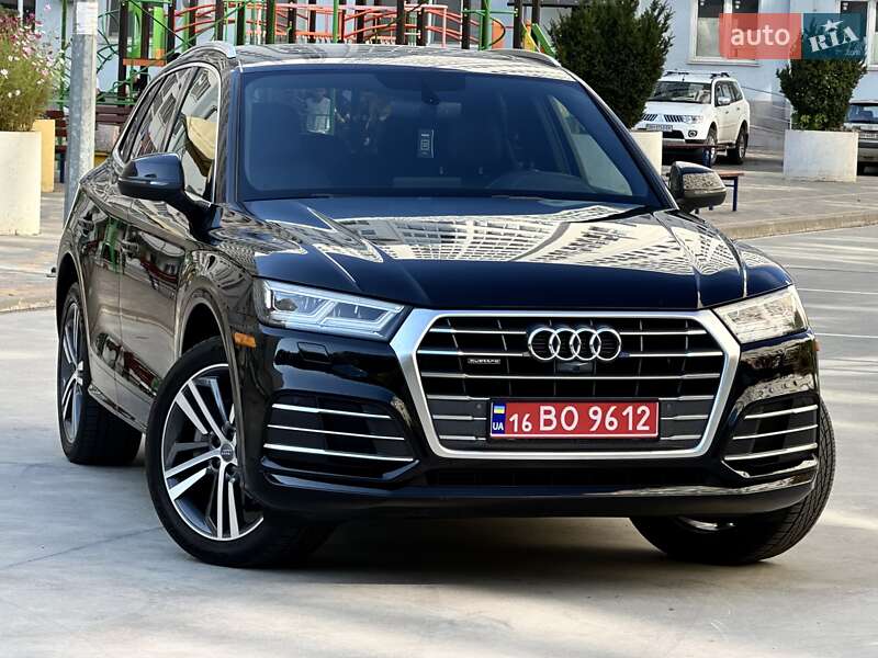 Внедорожник / Кроссовер Audi Q5 2017 в 