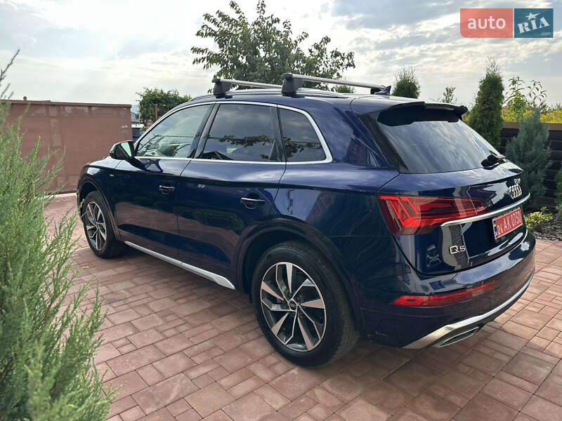 Внедорожник / Кроссовер Audi Q5 2022 в Черновцах