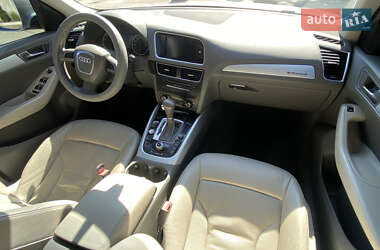 Внедорожник / Кроссовер Audi Q5 2009 в 