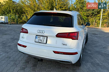 Внедорожник / Кроссовер Audi Q5 2017 в 
