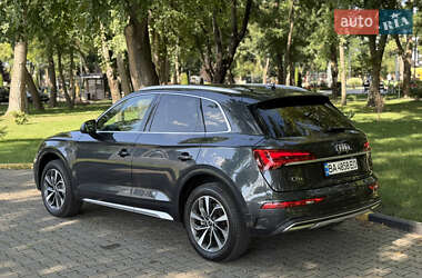 Внедорожник / Кроссовер Audi Q5 2020 в 