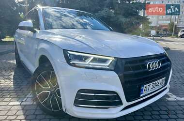 Позашляховик / Кросовер Audi Q5 2018 в 