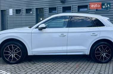 Позашляховик / Кросовер Audi Q5 2018 в 