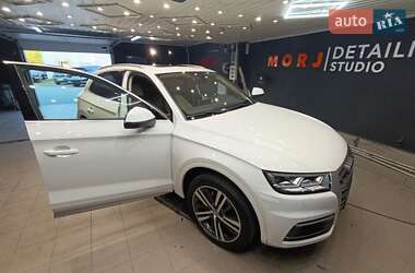 Внедорожник / Кроссовер Audi Q5 2018 в 