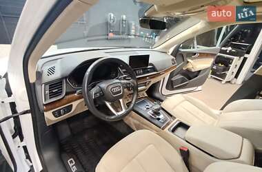 Внедорожник / Кроссовер Audi Q5 2018 в 