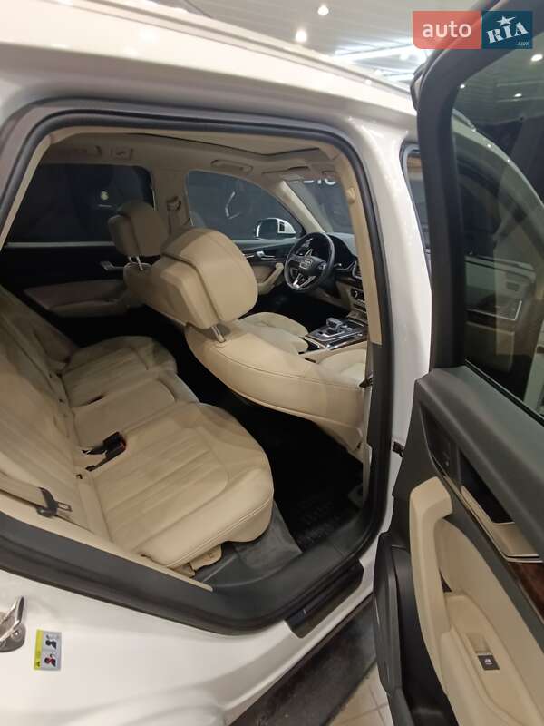 Внедорожник / Кроссовер Audi Q5 2018 в Нововолынске фото 19 Внедорожник / Кроссовер Audi Q5 2018 в Нововолынске