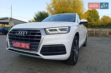 Внедорожник / Кроссовер Audi Q5 2018 в 