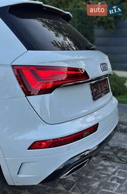Внедорожник / Кроссовер Audi Q5 2023 в 