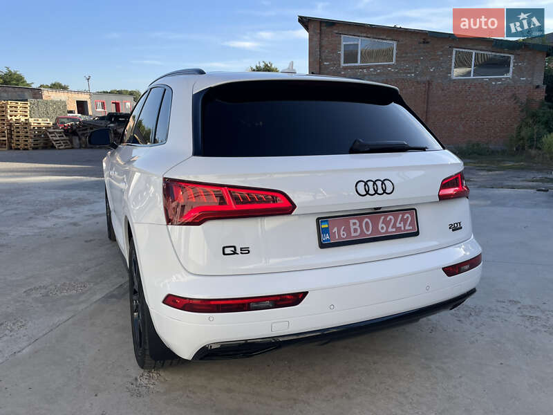 Позашляховик / Кросовер Audi Q5 2018 в Лубнах