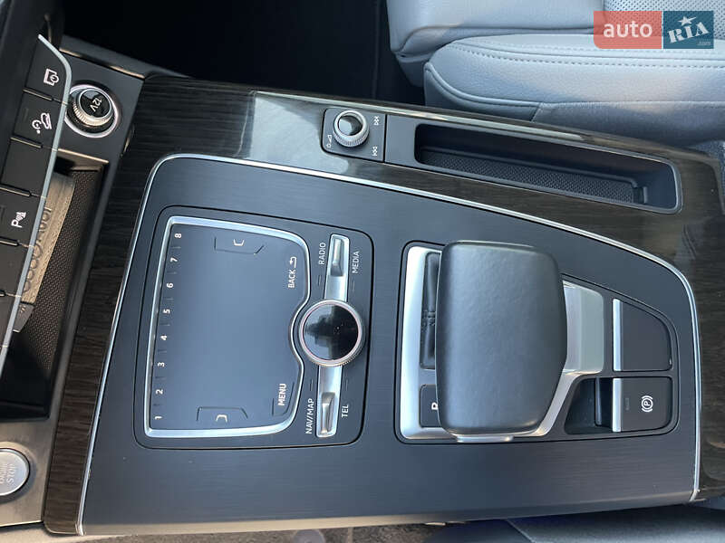 Позашляховик / Кросовер Audi Q5 2018 в Лубнах