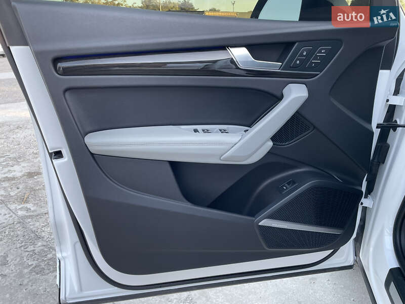 Позашляховик / Кросовер Audi Q5 2018 в Лубнах