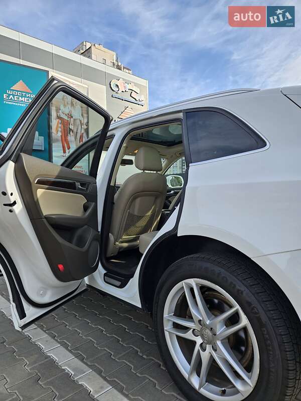Внедорожник / Кроссовер Audi Q5 2012 в Одессе