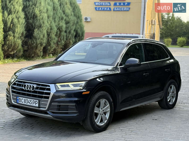 Внедорожник / Кроссовер Audi Q5 2017 в 