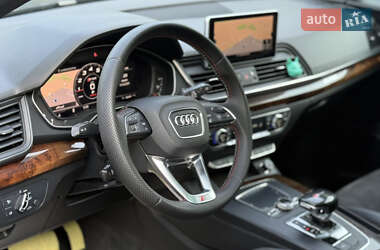 Внедорожник / Кроссовер Audi Q5 2017 в 