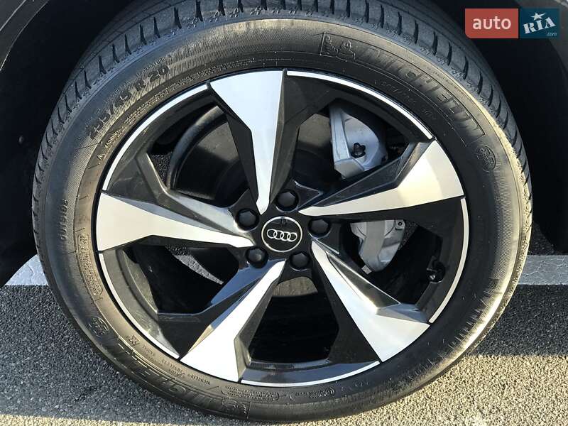 Позашляховик / Кросовер Audi Q5 2022 в Києві