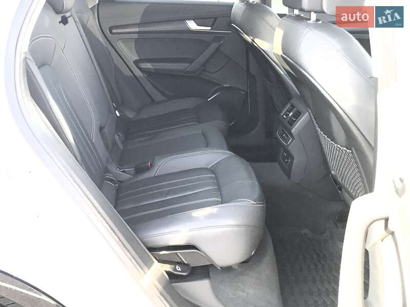 Позашляховик / Кросовер Audi Q5 2022 в Києві