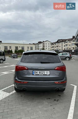 Внедорожник / Кроссовер Audi Q5 2012 в 
