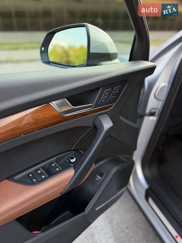 Позашляховик / Кросовер Audi Q5 2022 в Запоріжжі