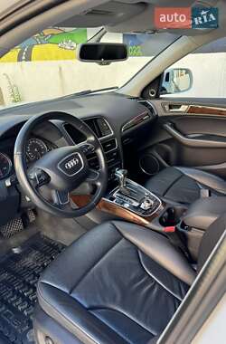 Позашляховик / Кросовер Audi Q5 2015 в 