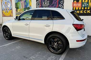 Позашляховик / Кросовер Audi Q5 2015 в 