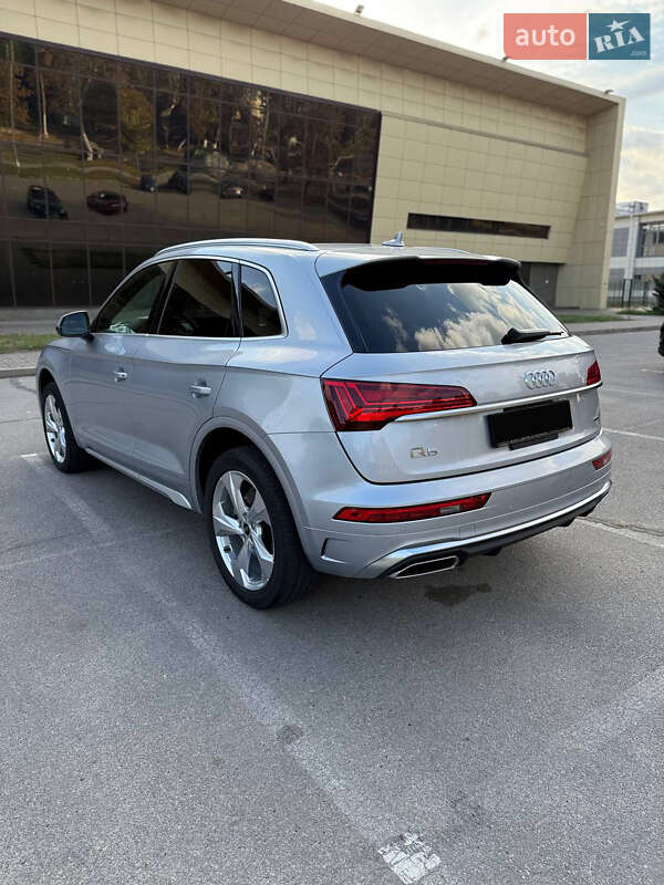 Позашляховик / Кросовер Audi Q5 2022 в Запоріжжі