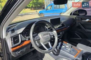 Внедорожник / Кроссовер Audi Q5 2018 в 