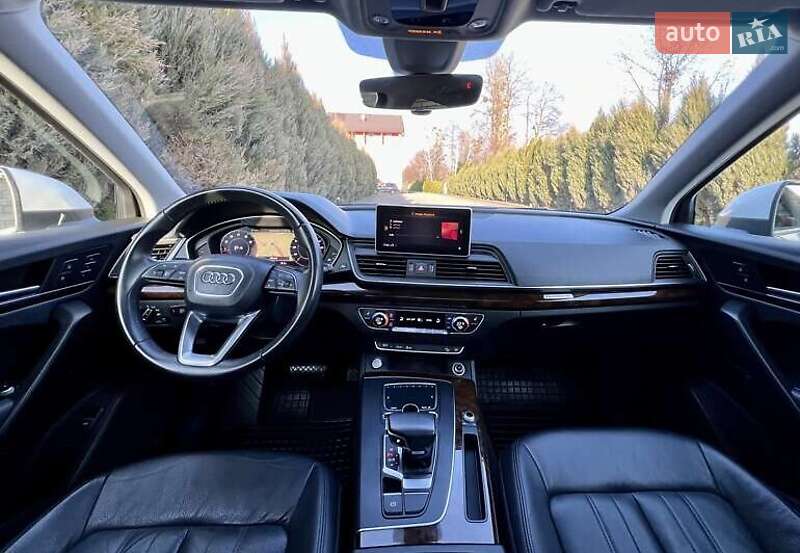 Позашляховик / Кросовер Audi Q5 2017 в Львові