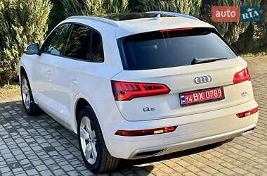Позашляховик / Кросовер Audi Q5 2017 в Львові