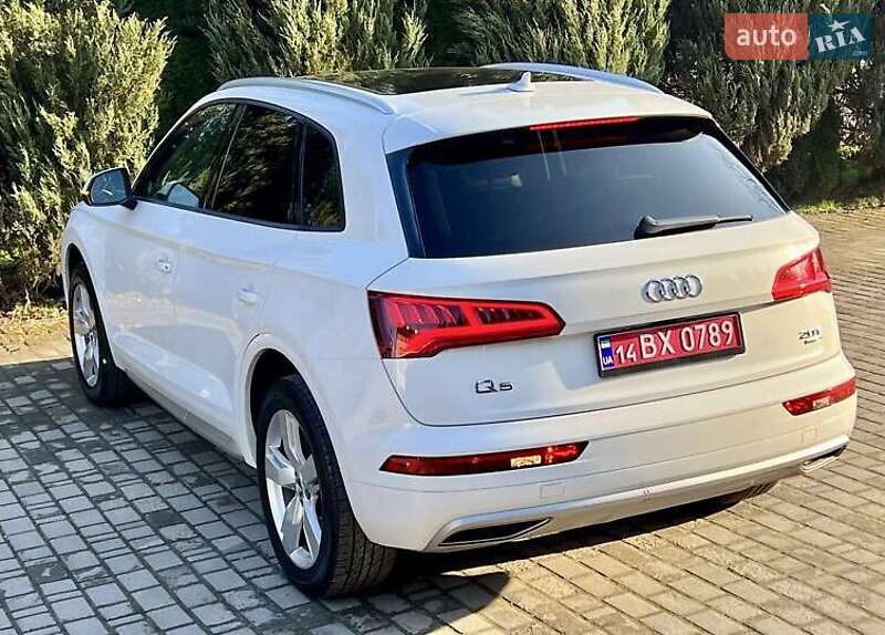 Позашляховик / Кросовер Audi Q5 2017 в Львові