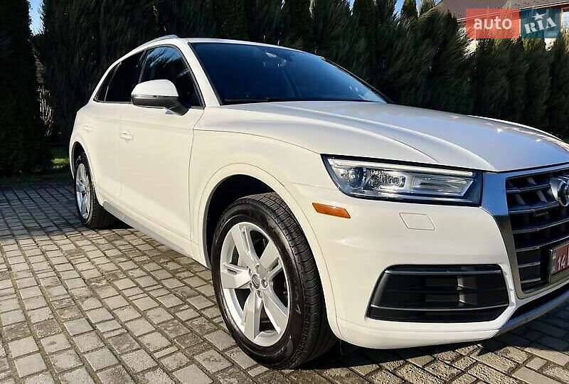 Позашляховик / Кросовер Audi Q5 2017 в Львові