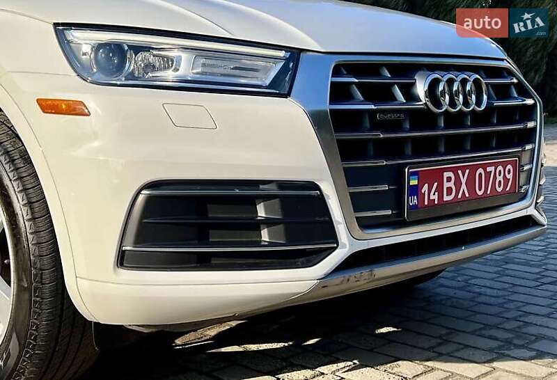 Позашляховик / Кросовер Audi Q5 2017 в Львові