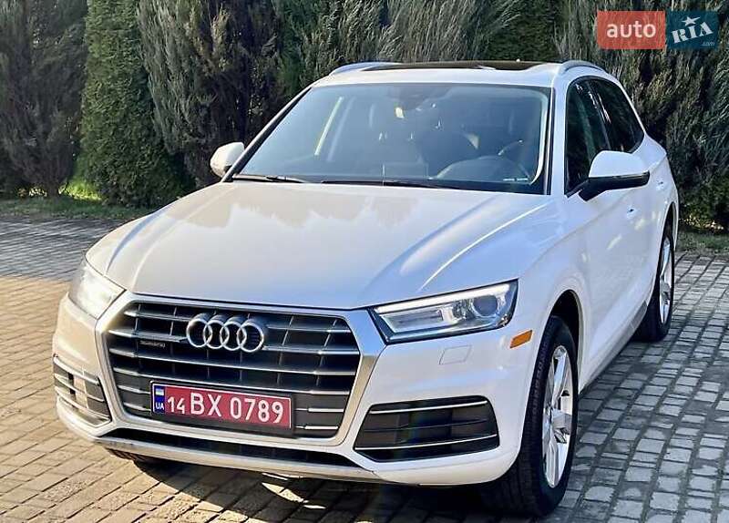 Позашляховик / Кросовер Audi Q5 2017 в Львові