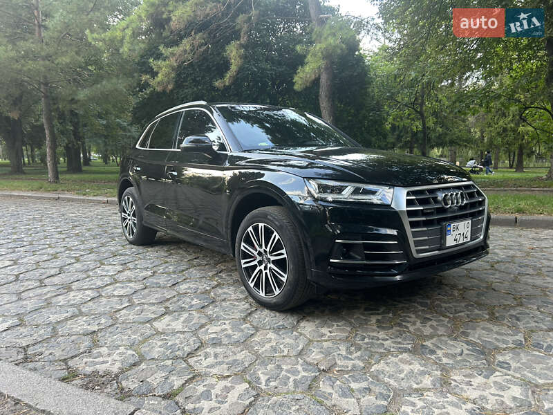 Внедорожник / Кроссовер Audi Q5 2017 в Ровно