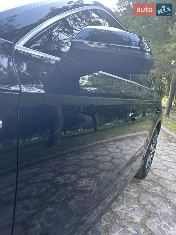 Внедорожник / Кроссовер Audi Q5 2017 в Ровно