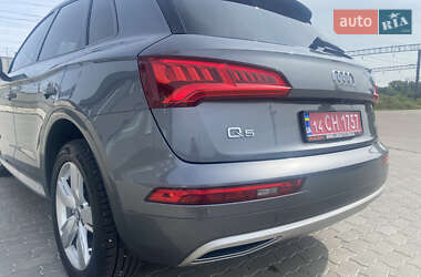 Внедорожник / Кроссовер Audi Q5 2018 в 