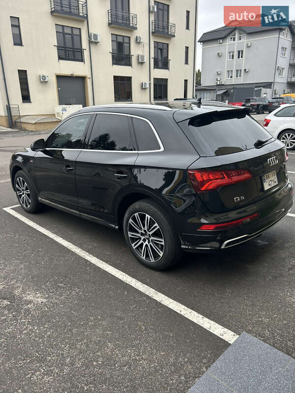 Внедорожник / Кроссовер Audi Q5 2017 в Ровно