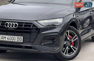 Внедорожник / Кроссовер Audi Q5 2021 в 