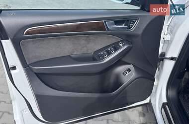 Внедорожник / Кроссовер Audi Q5 2016 в 