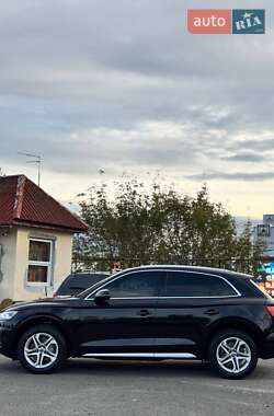 Внедорожник / Кроссовер Audi Q5 2018 в 