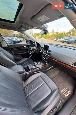 Внедорожник / Кроссовер Audi Q5 2018 в 