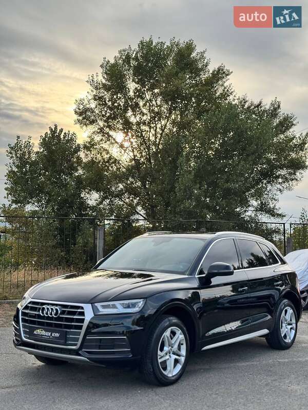 Внедорожник / Кроссовер Audi Q5 2018 в 