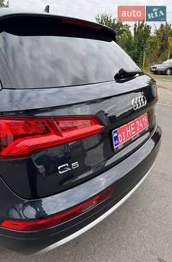 Внедорожник / Кроссовер Audi Q5 2018 в 